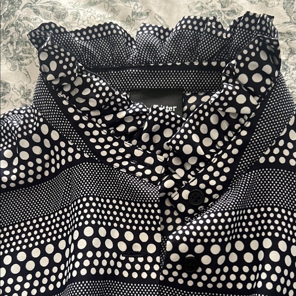Black and White Polka Dot Sleeveless Blouse - Picture 4 of 5